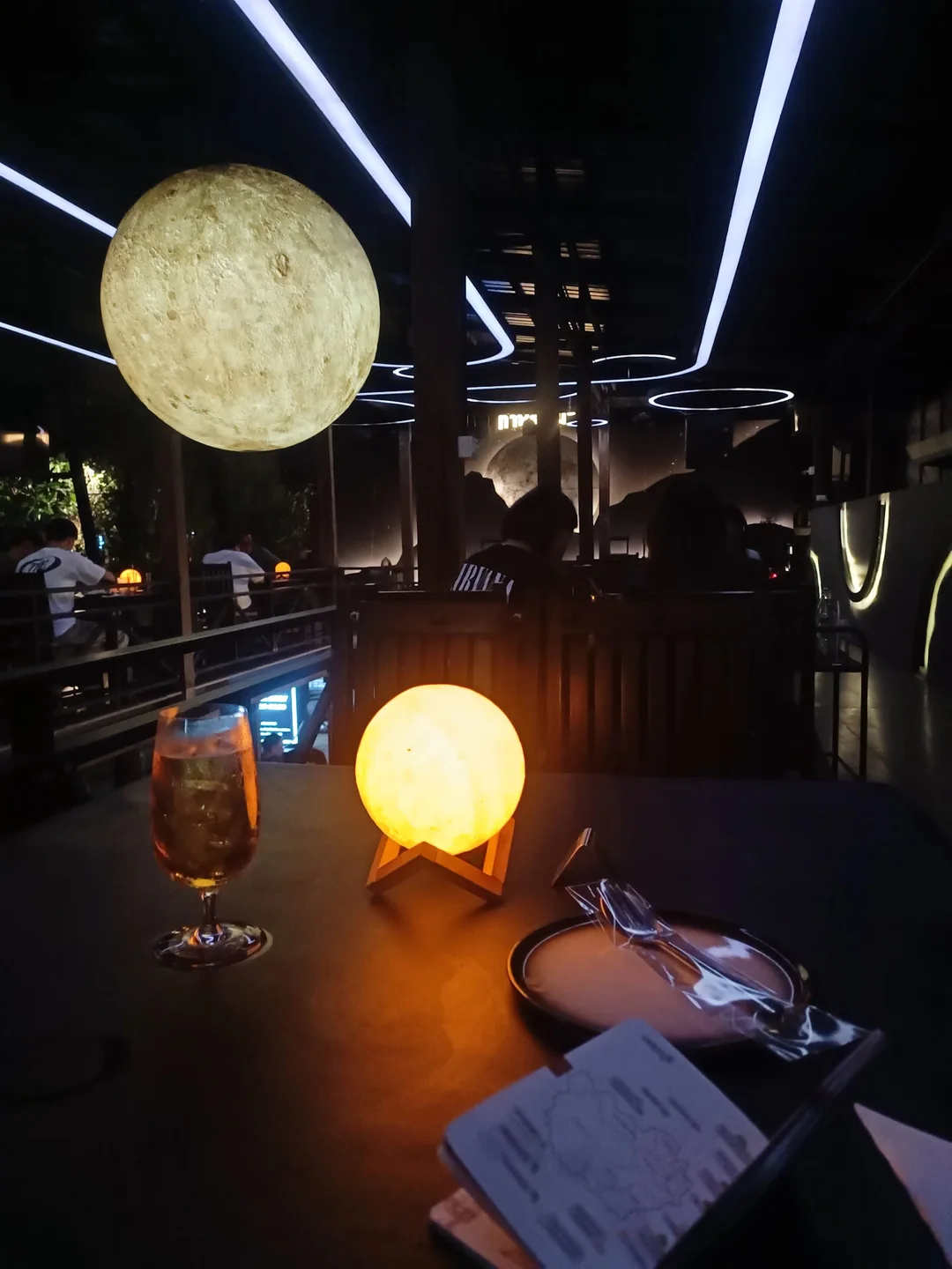 Tha Phra Chan Bar & Bistro