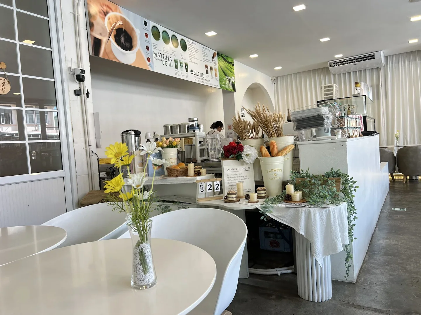 W Cafe — Sala Klang